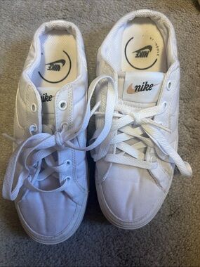 Nike Kids slip in White Low-Top Canvas Sneakers with Subtle Gold Swoosh